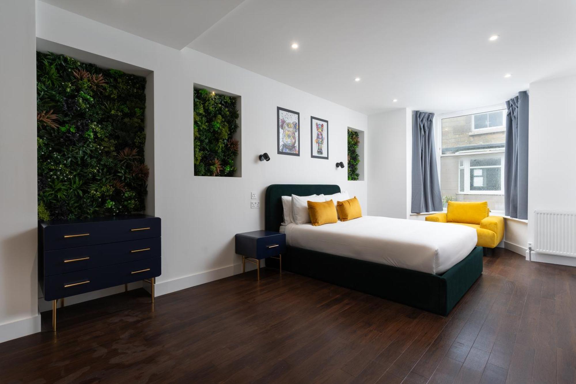 Room 1, Hotel Style Double Bedroom In Маразион Екстериор снимка